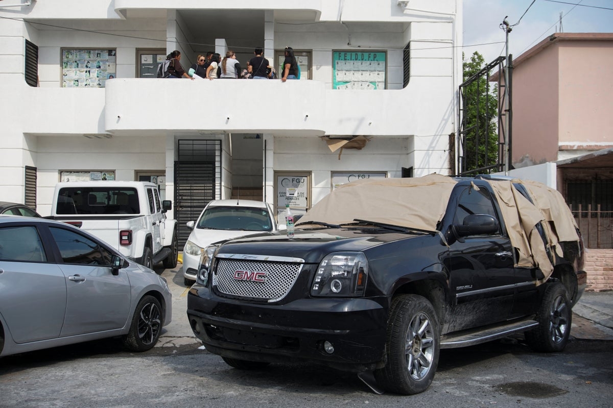 All five members of missing Mexican band found dead near Texas border