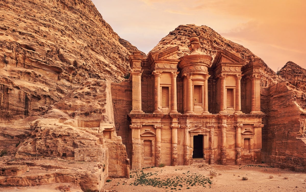What are the seven wonders of the world? How to visit the sites on the modern list