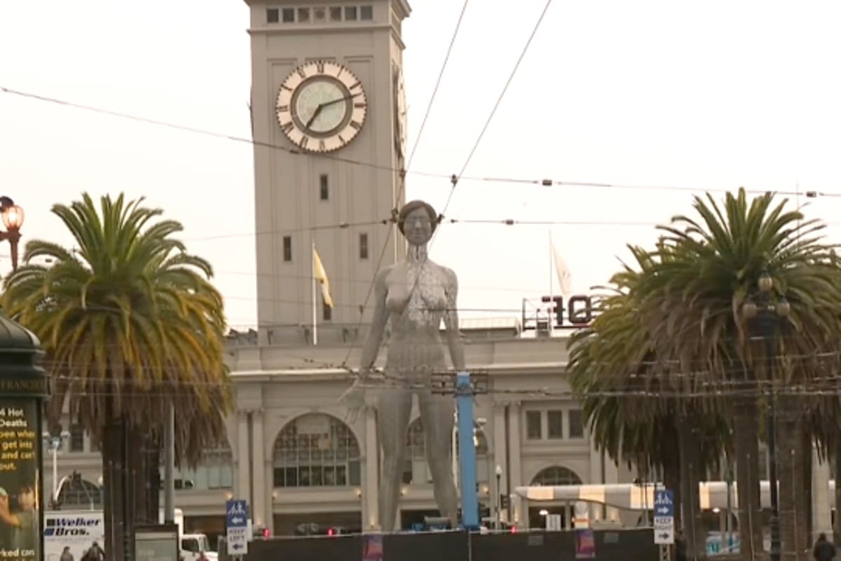 45-foot tall nude woman statue erected in San Francisco plaza for ‘one-of-a kind liquid light show'