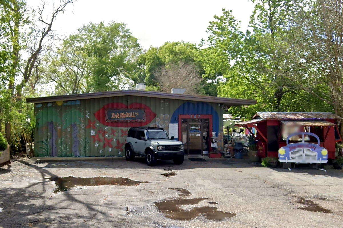 ‘Straight couples only' special scratched from famous restaurant after owner slammed for viral video