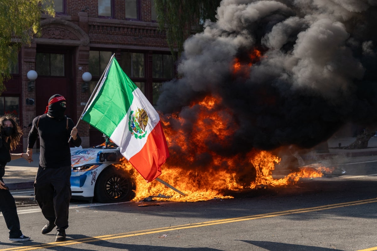 How the Mexican flag became the symbol of the LA protests