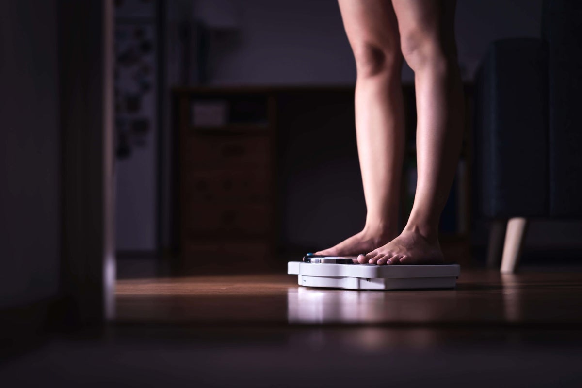 Husband's cheating exposed by family scale thanks to untimely weigh-in