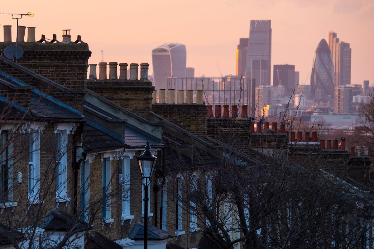 Warning Labour ‘won't be trusted on renters' rights' as landlord MPs rake in £830k in a year