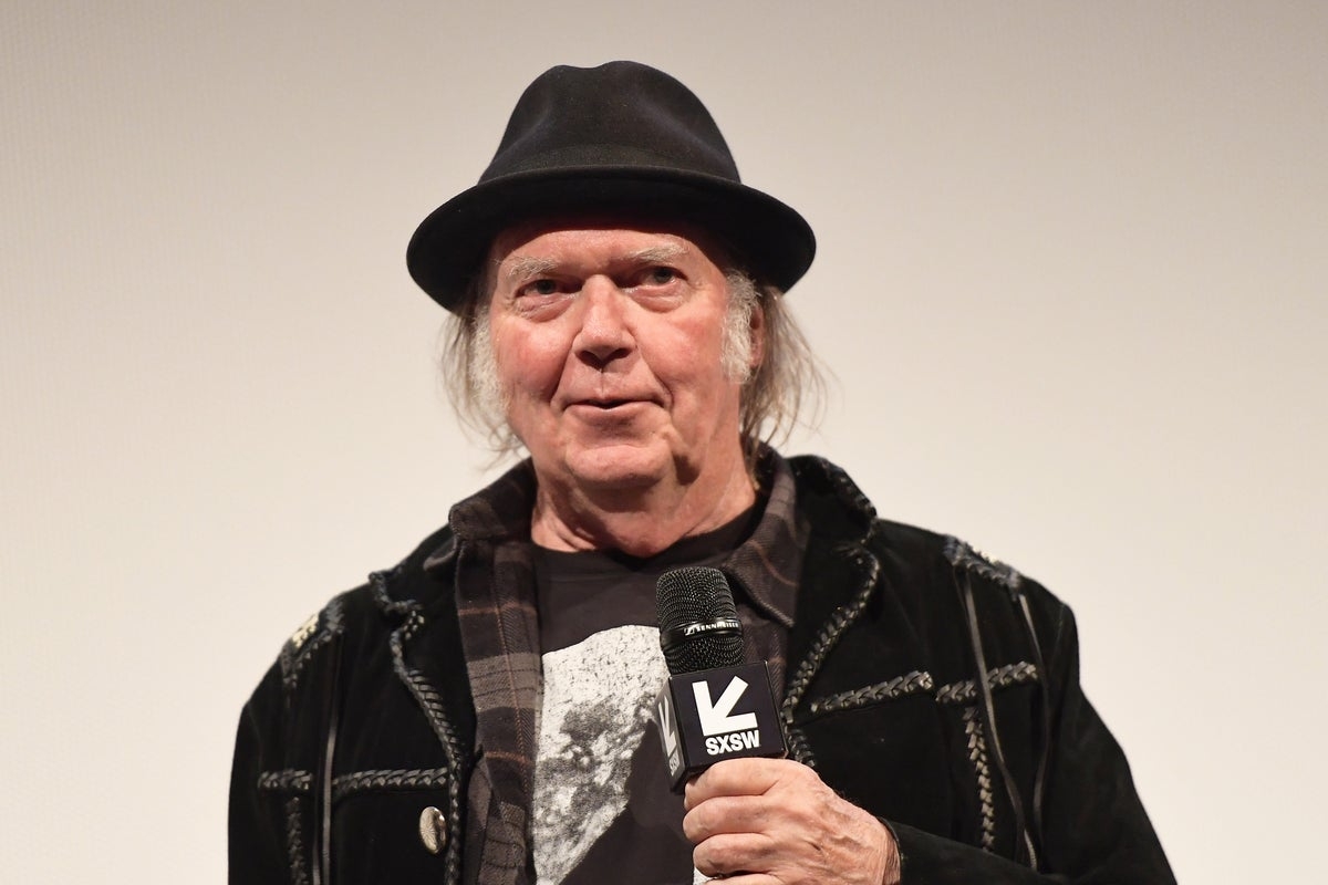 Neil Young latest rocker to speak up for Springsteen against Trump: ‘Think about cleaning up the mess you made'
