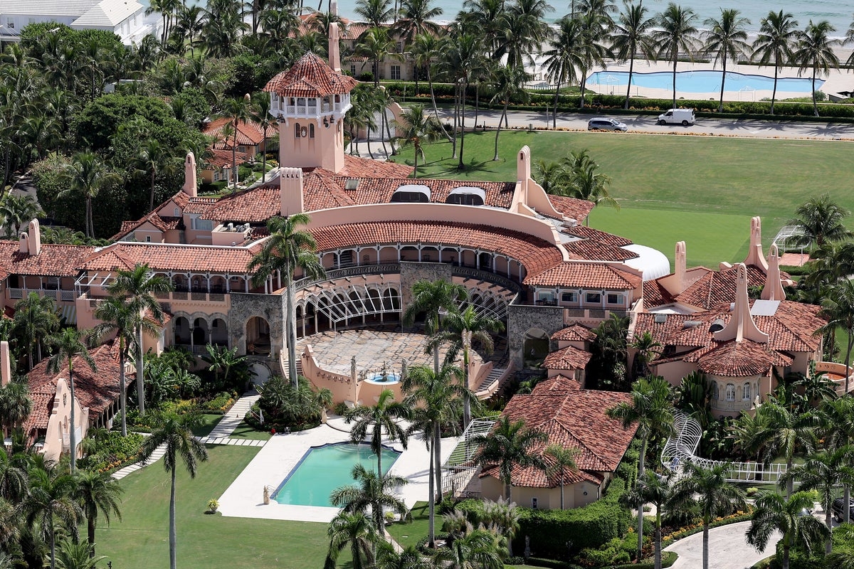 Signal chat group members partied at $1 million-a-plate Mar-a-Lago dinner after Yemen bombings: Report