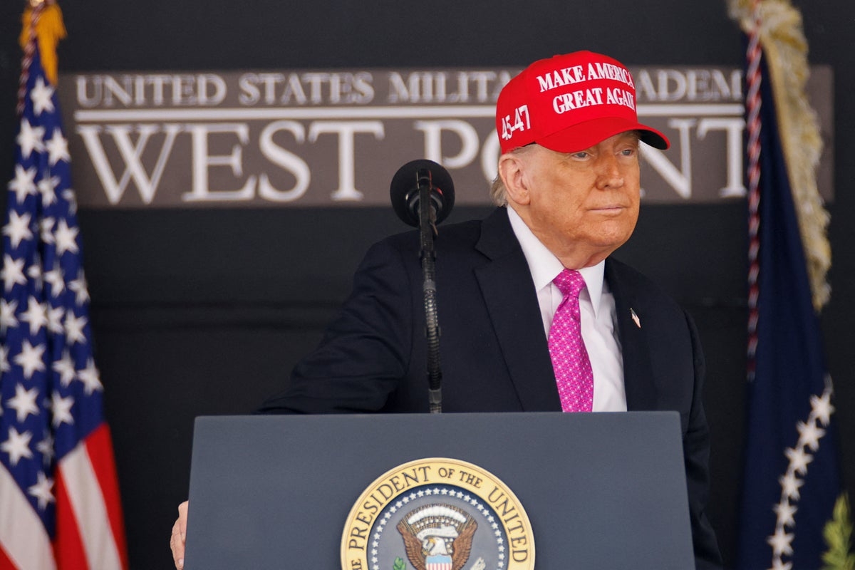 Trump gives rambling speech about trophy wives, golf and the ‘great late' Al Capone in politically-charged West Point address