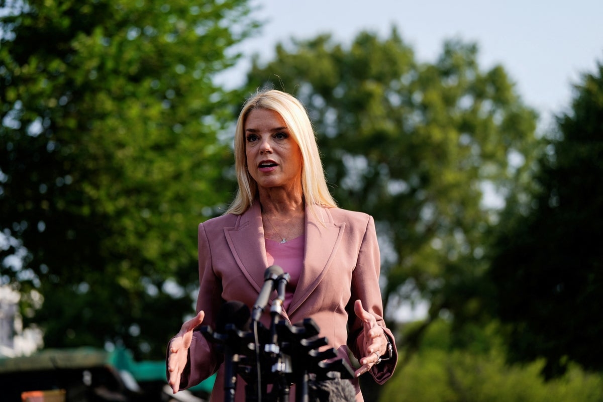Pam Bondi dodges questions about what legal threshold is for Trump to invoke Insurrection Act
