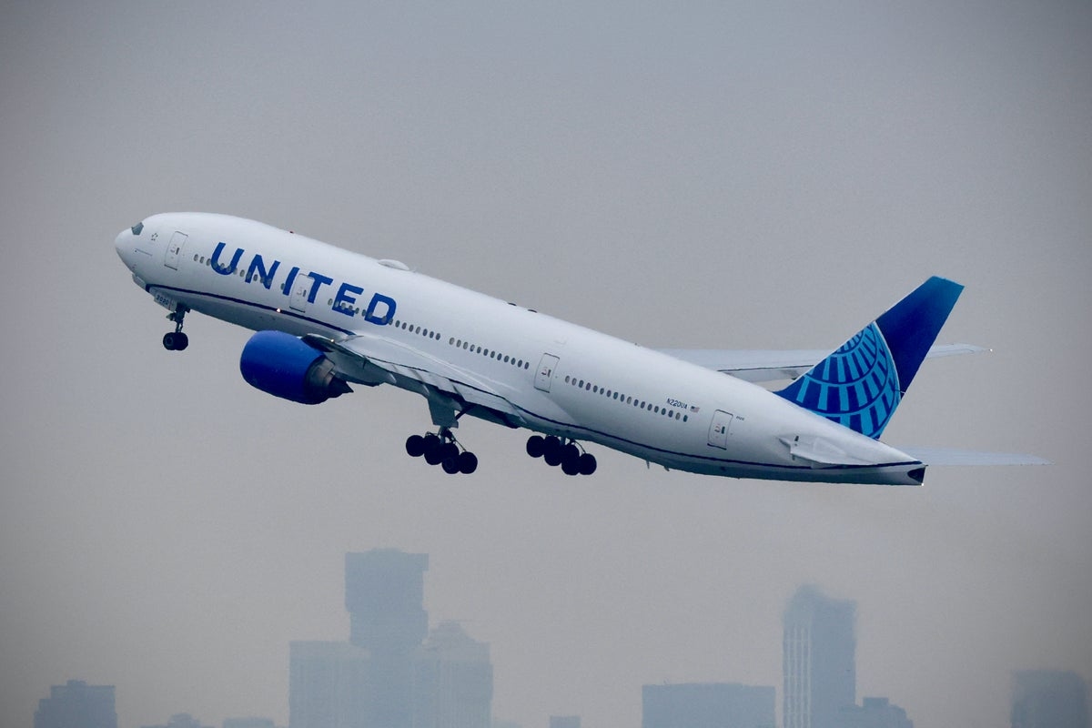 United Airlines supervisor allegedly told Black employee to ‘go fetch' a noose - and the company did nothing about it: lawsuit