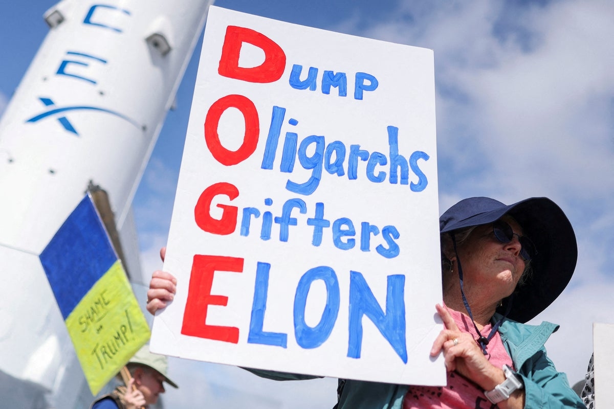 154,000 federal workers who took DOGE buyouts are being paid to go fishing, watch Dungeons and Dragons streams and hunt for new jobs
