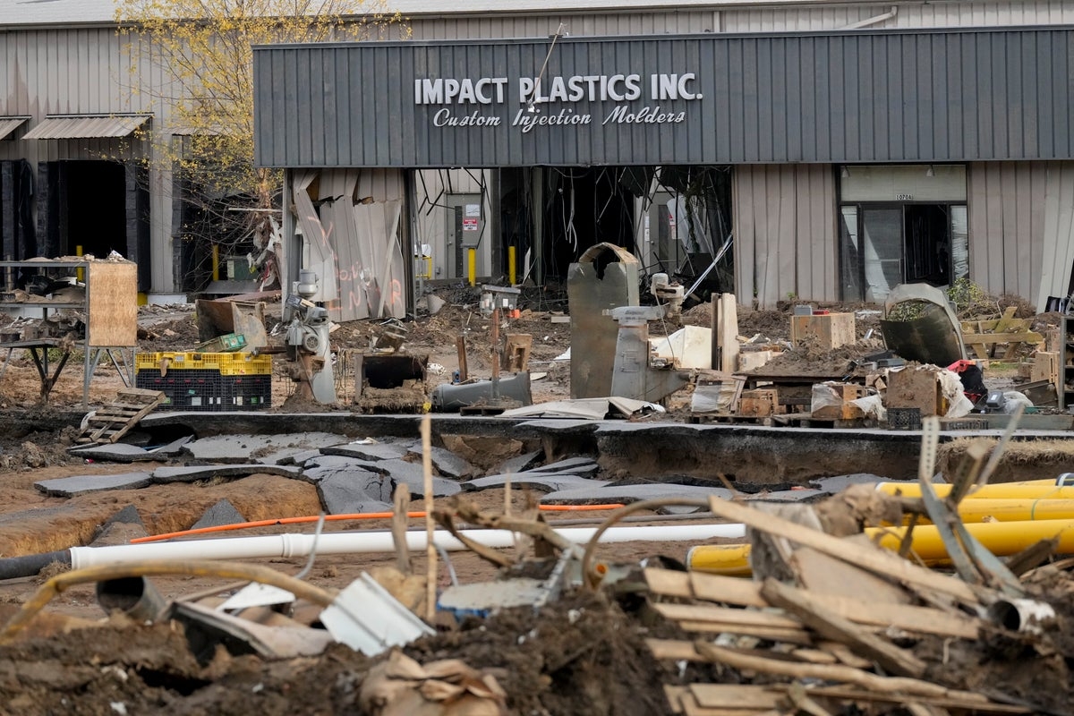 OSHA investigators says Tennessee company gave employees enough time to flee hurricane flooding. The workers disagree