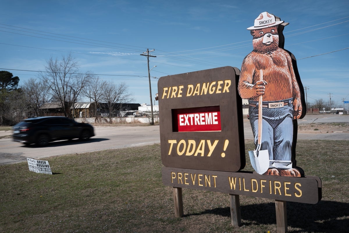 ‘Extreme' warnings issued as threat of brush fires looms for millions in central US this week
