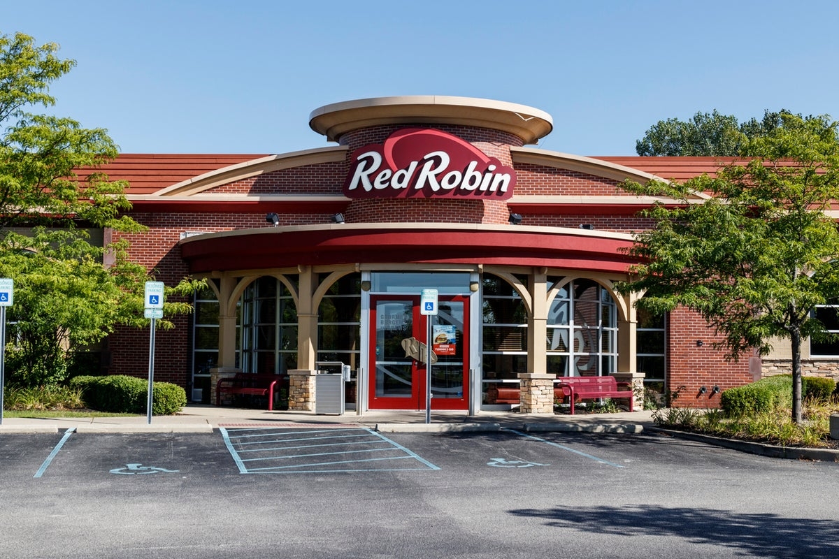 Red Robin customers fume as website crashes during bottomless burger pass sale