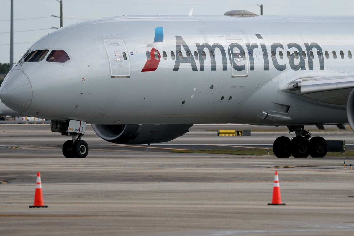 American Airlines makes U-turn after passenger sounds alarm over message on fellow traveler's phone