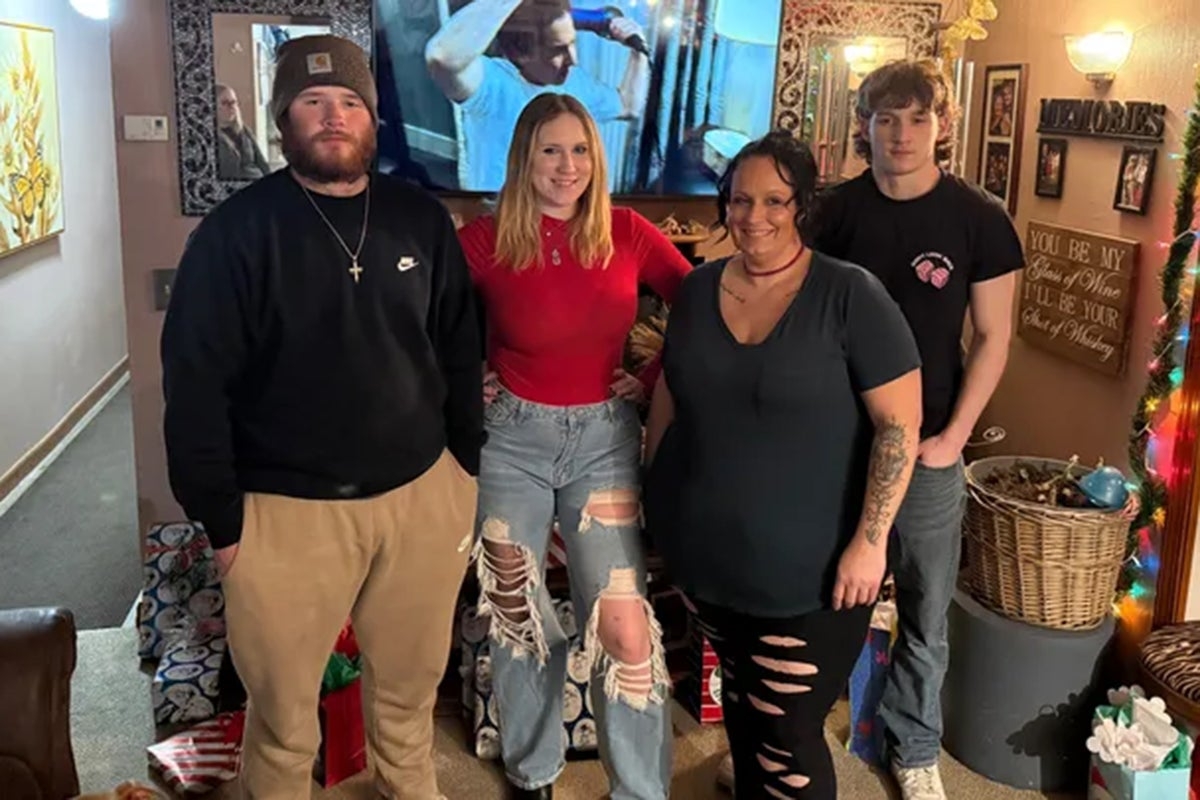 Doctors fight to save Indiana woman's legs after she was trapped in car for six days