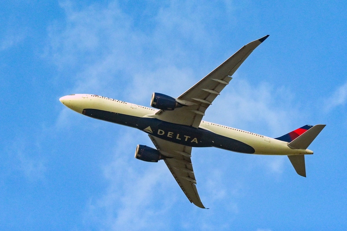 Cracked windscreen forces Delta flight to turn back to Heathrow