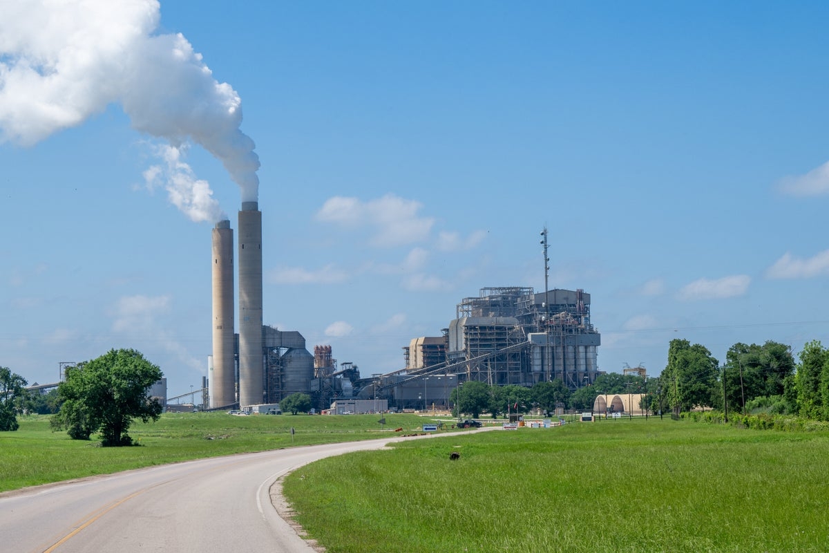 ‘Deeply concerning': Climate scientists sound alarm over Trump plans to remove limits on power plant emissions