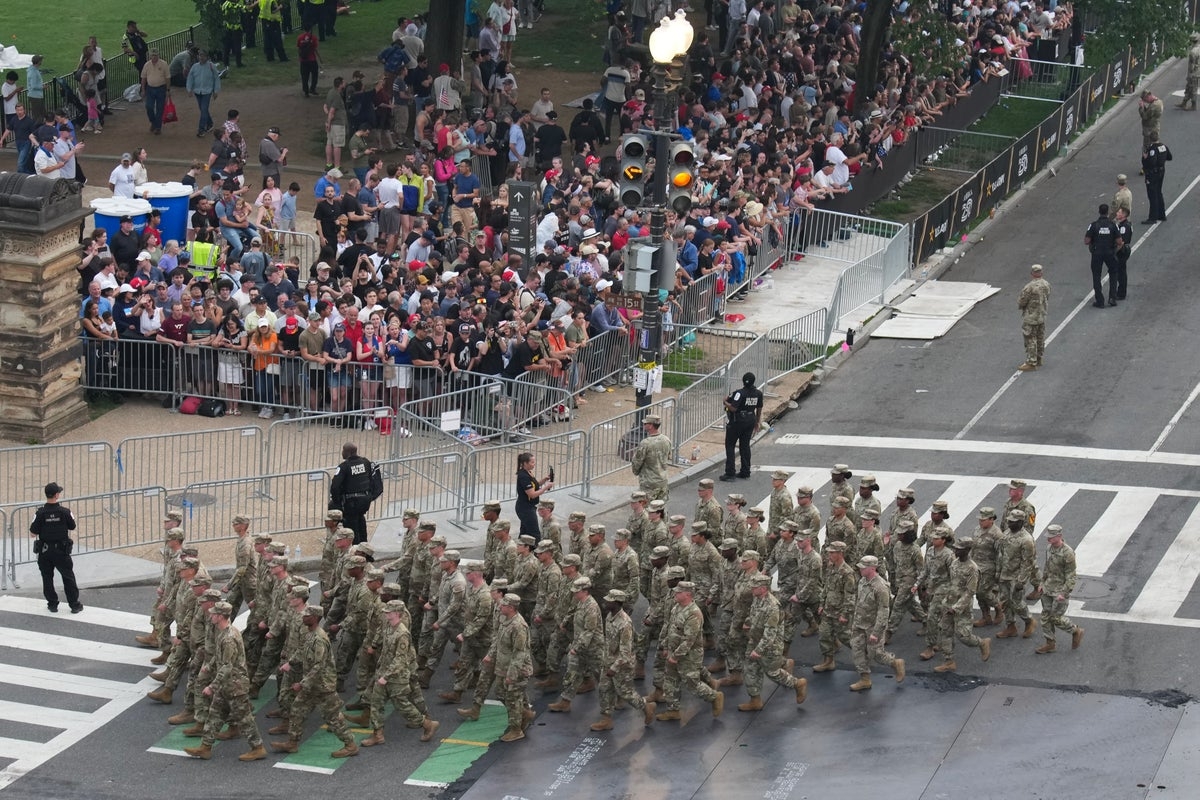 Trump's team claims 250,000 supporters watched his military parade. ‘No Kings' protests drew at least 4 million, experts say