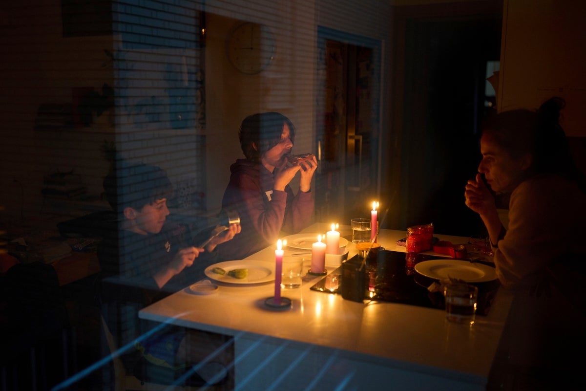 Spain-Portugal power outage leaves tens of millions in the dark. Could it happen in the US?