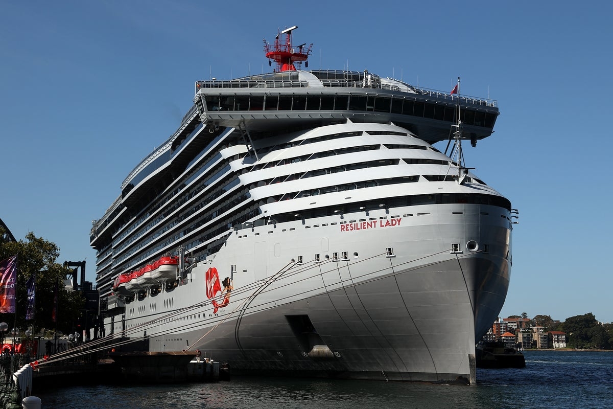 Cruise passenger attacks fellow traveler for dancing barefoot in ship cocktail lounge, feds say