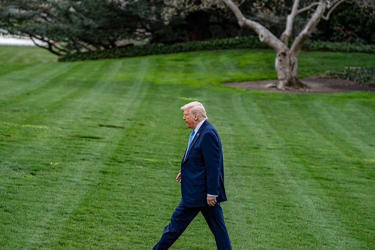 Trump spurns neocons, foreign policy hawks with his effort to reach a MAGA-fied Iran deal