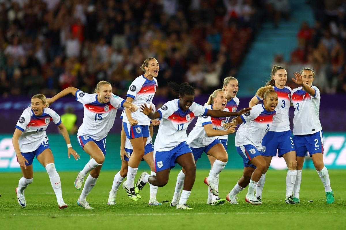 Chloe Kelly brings magic and sheer chaos as England abandon all logic