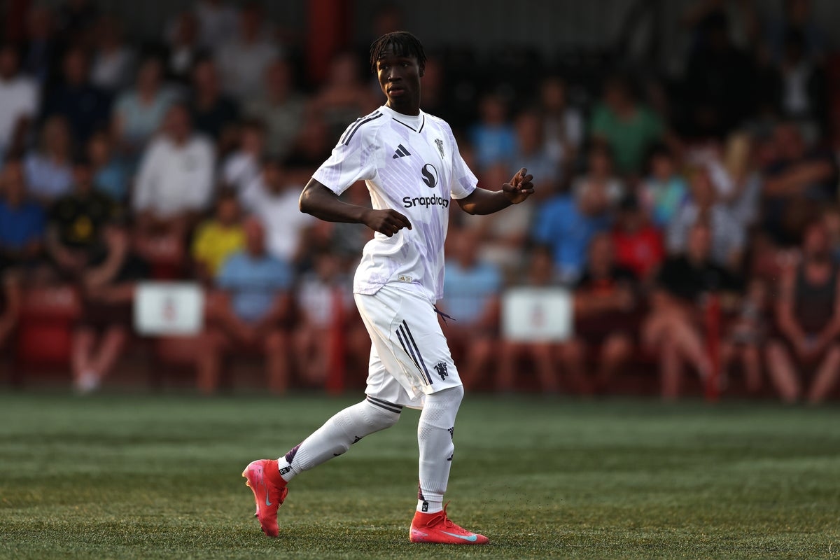 Manchester United match abandoned after midfielder suffers head injury