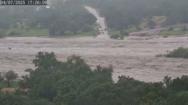 Timelapse video shows Texas flash floods turn dry river into deadly rapids in 20 minutes