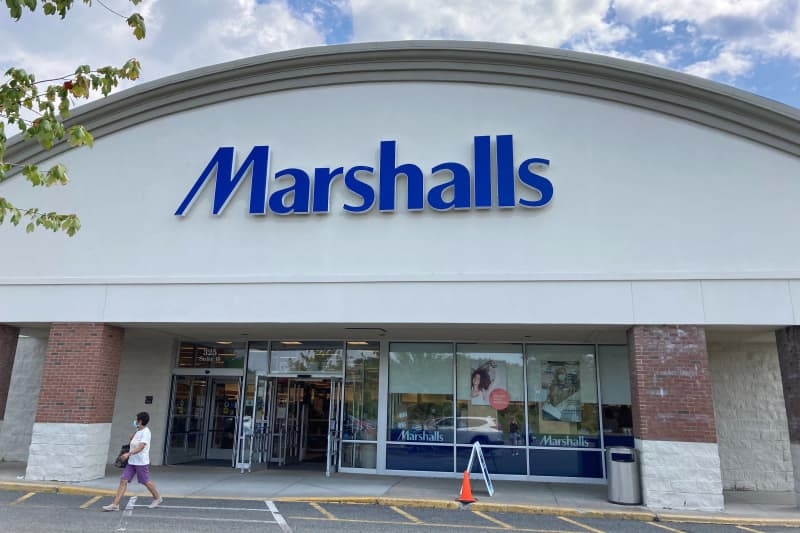 If You Spot These "Floating Shell" Glasses at Marshalls, Grab 6 (They're So Gorgeous!)