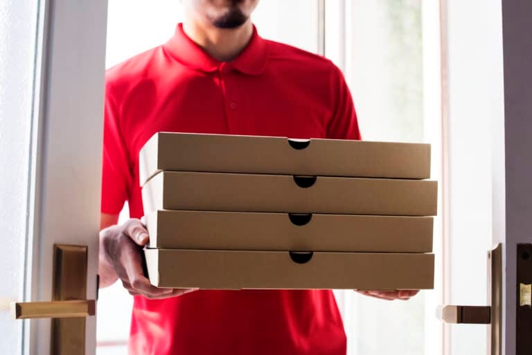 Forget McDonald's: 2 Canadian Fast-Food Stocks for Beefier Dividends