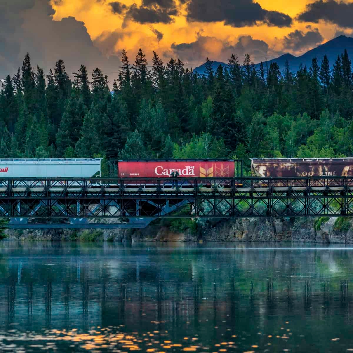 CN Rail vs. CP Rail: Where I'd Put $10,000 in Canadian Railway Stocks