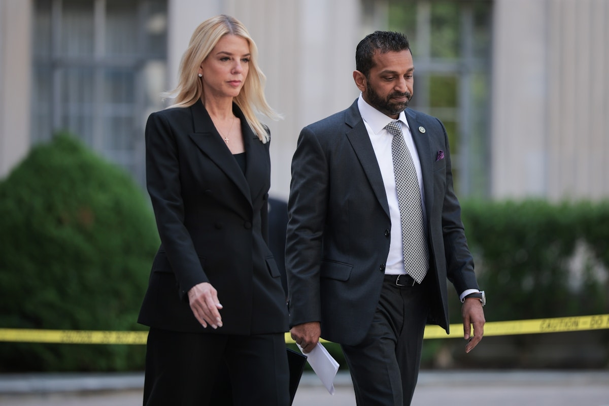 FBI Told to Flag Mentions of Trump in Epstein Files, Dem Senator Says