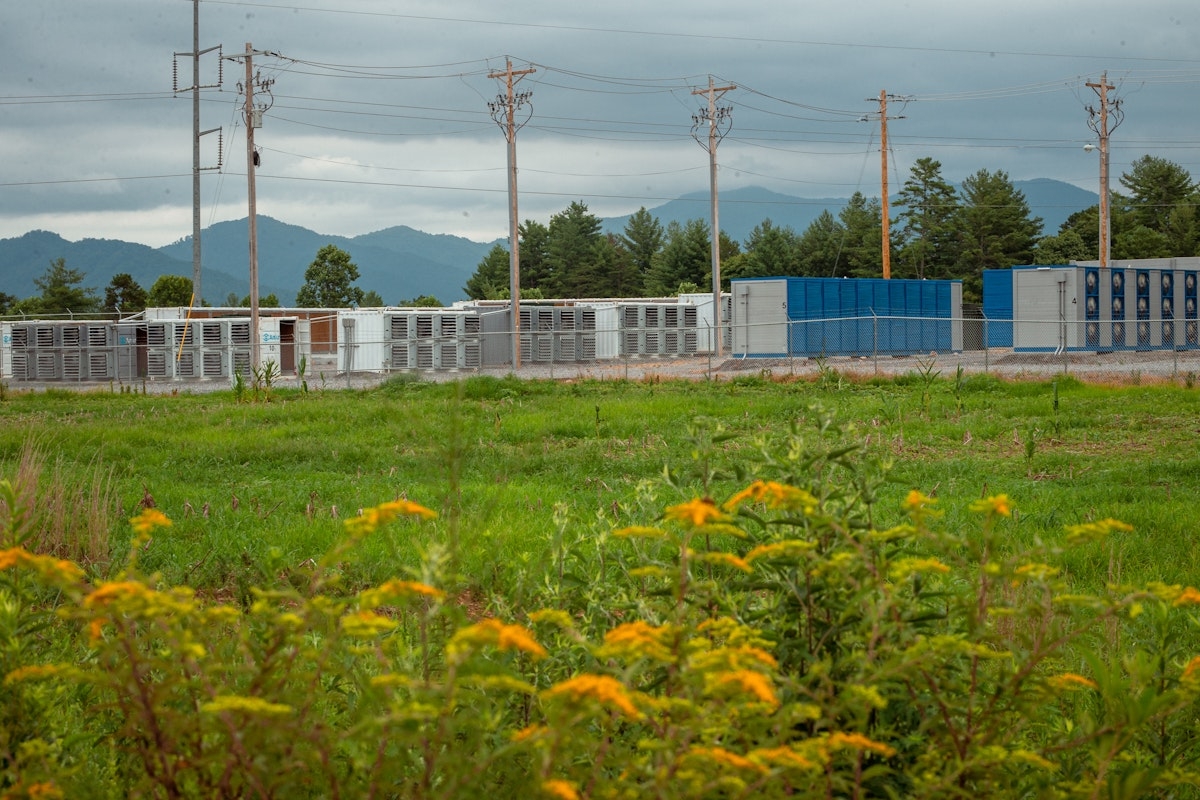 What It's Like to Live in a Small Town Polluted by a Cryptomine