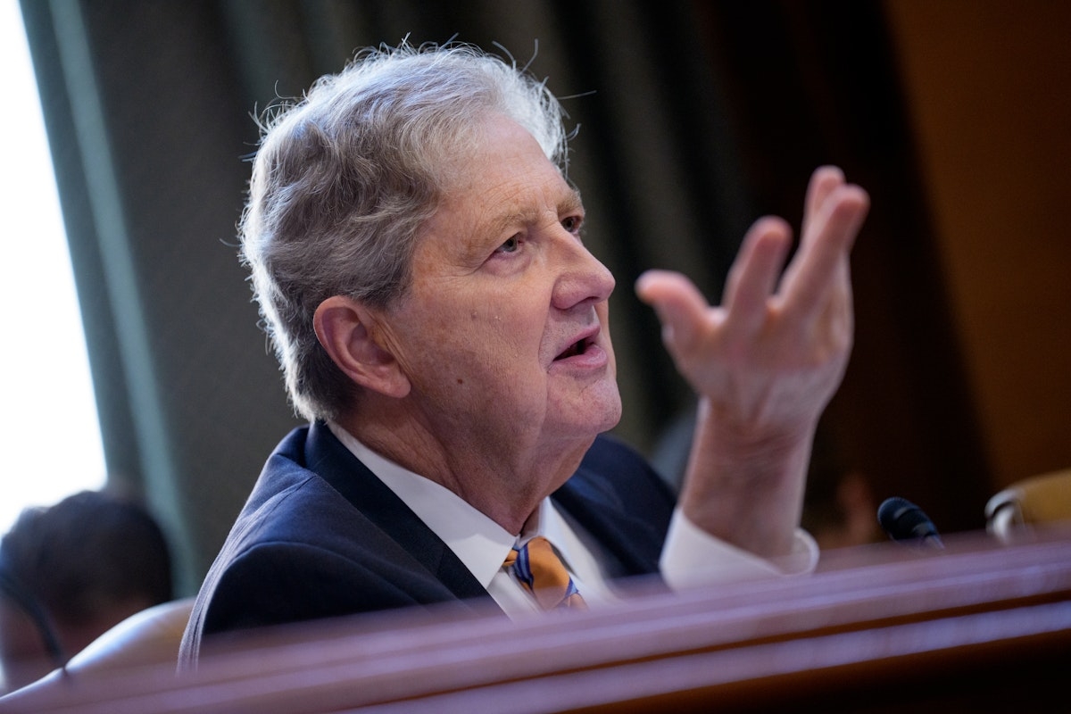 GOP Senator Rips Howard Lutnick for Bonkers Logic on Trump Tariffs