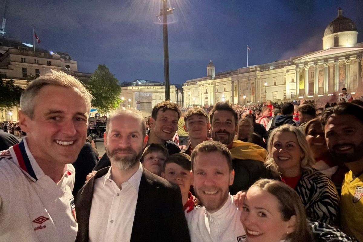 Government minister among Sunderland fans in Trafalgar Square ahead of play-off final