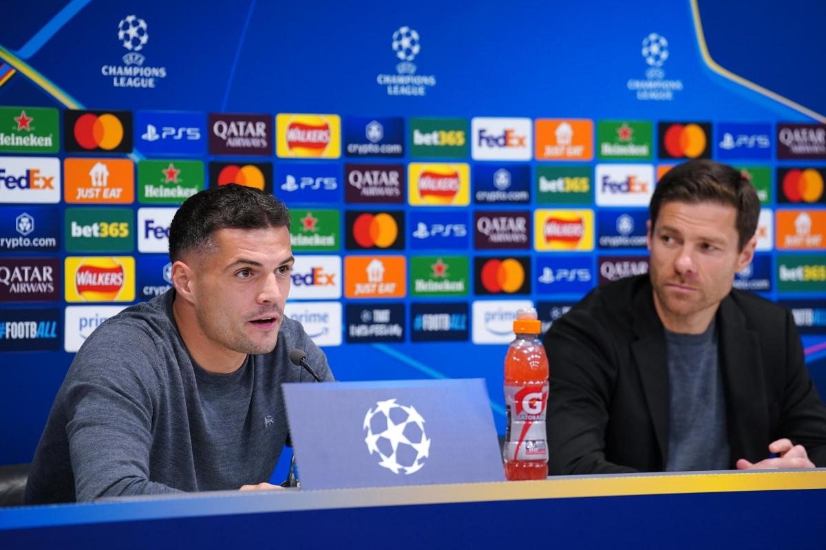 Granit Xhaka Sunderland transfer twist after Leverkusen chief sets out club stance