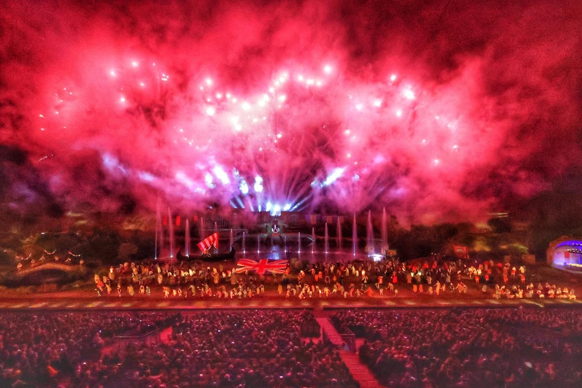 Huge crowds applaud after defying the weather for epic Kynren opening show
