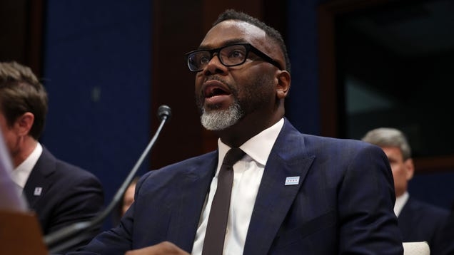 Chicago's Black Mayor's Comments on Hiring Black Officials Struck a Nerve— Now, the Feds Are Involved