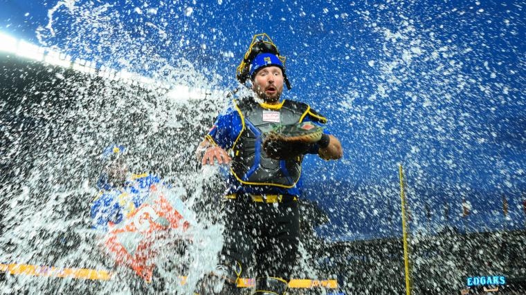 Mariners' Cal Raleigh ties Hall of Famer's record with slump-busting, game-winning home run