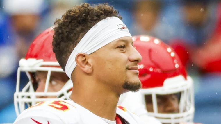 Patrick Mahomes addresses Taylor Swift's ‘Swifties' crashing Chiefs training camp
