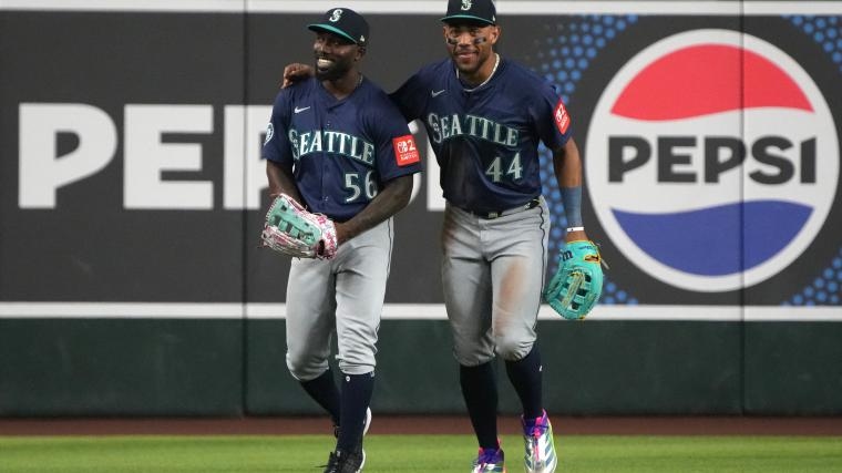 Mariners' Julio Rodriguez, Randy Arozarena beat up the Tigers' mascot