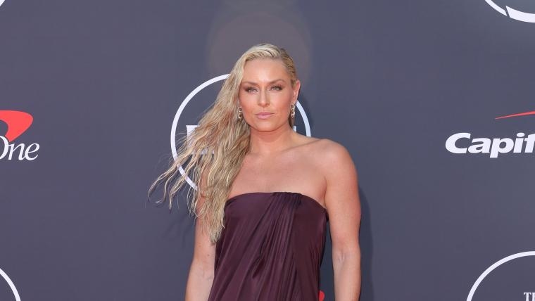 Lindsey Vonn flashes underwear, toned leg in daring ESPYs gown