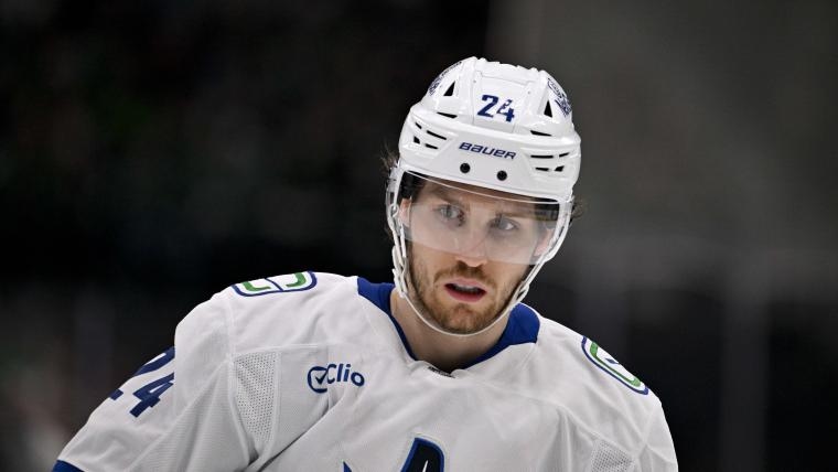 Canucks lose Pius Suter for $8 million contract from Western Conference rival