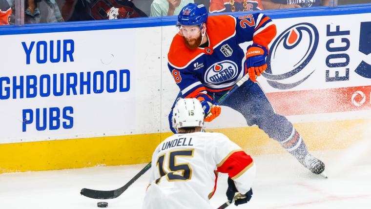 Fans stirred by Lauren Kyle's post following Oilers farewell
