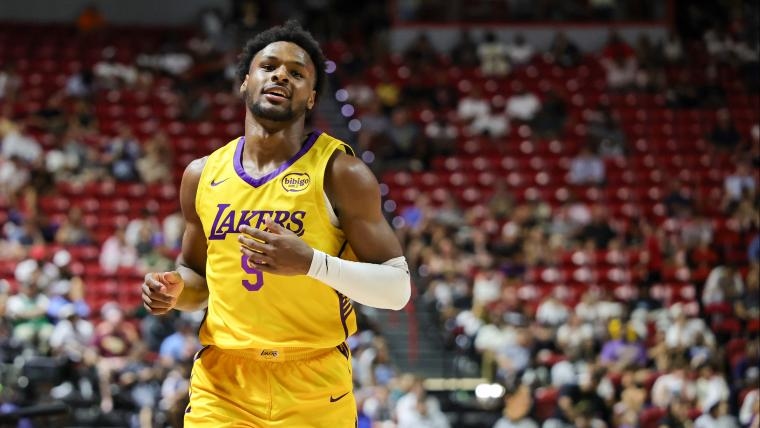 Lakers' Bronny James scored a ridiculous amount of points in the 4th quarter tonight vs. Celtics