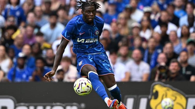Burnley close to securing transfer of talented French midfielder from Chelsea