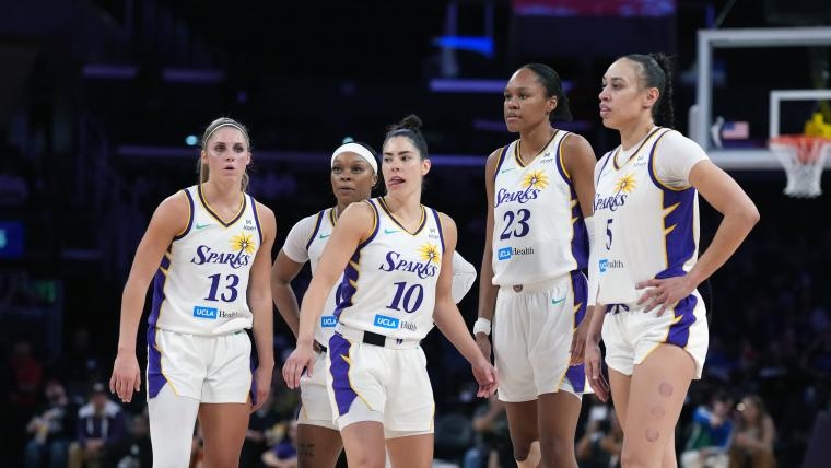 Sparks bring back familiar face to boost playoff push