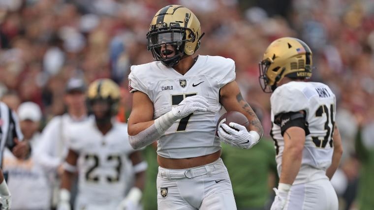 Buffalo Bills sign former Army captain