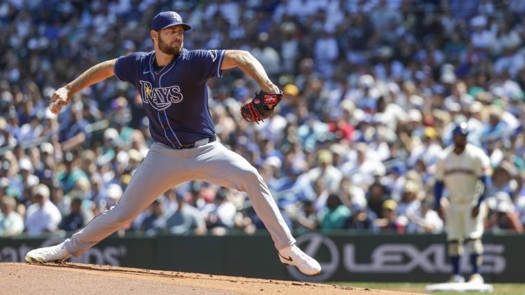 Seattle Mariners' fans happy to see Adrian Houser's bad outing after OKC Thunder jersey decision