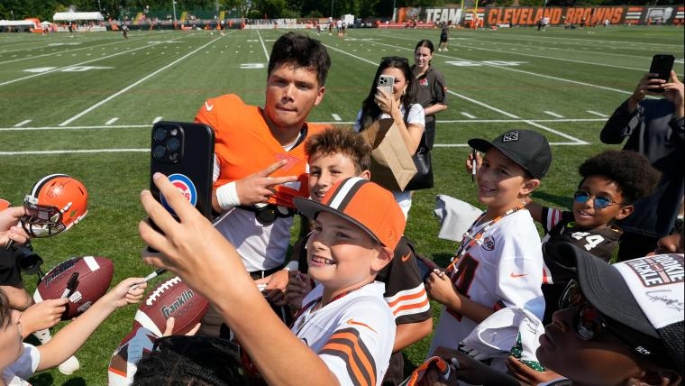 Browns' rookie Dillon Gabriel gets promotion in QB competition