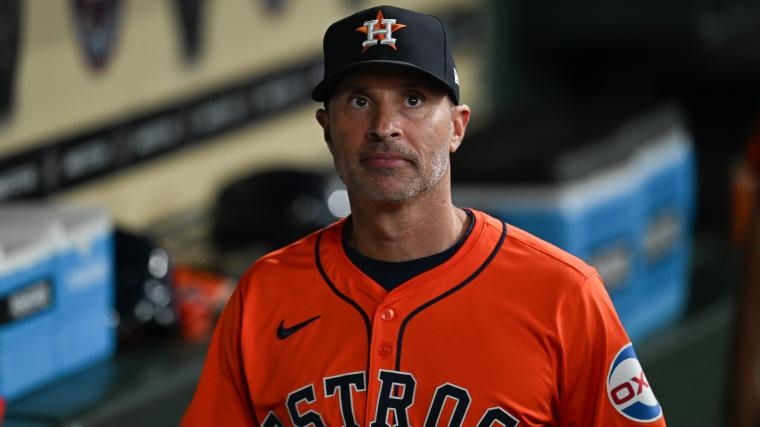 Astros manager keeps closer role a mystery after Hader's injury